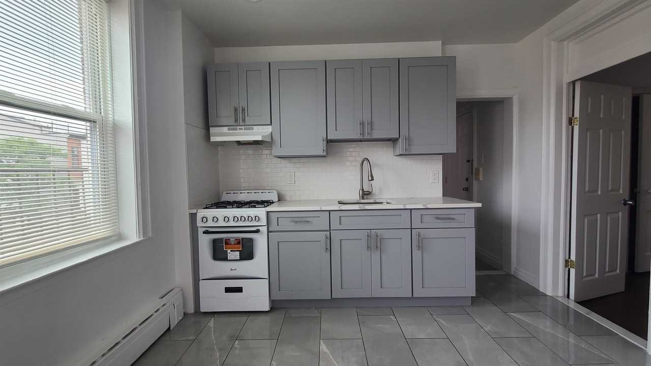 297 Griffith St #3 - Photo 2 of 14