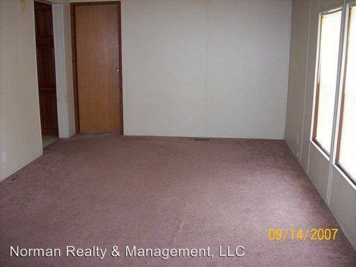 120 Neil St N.E. - Photo 2 of 8