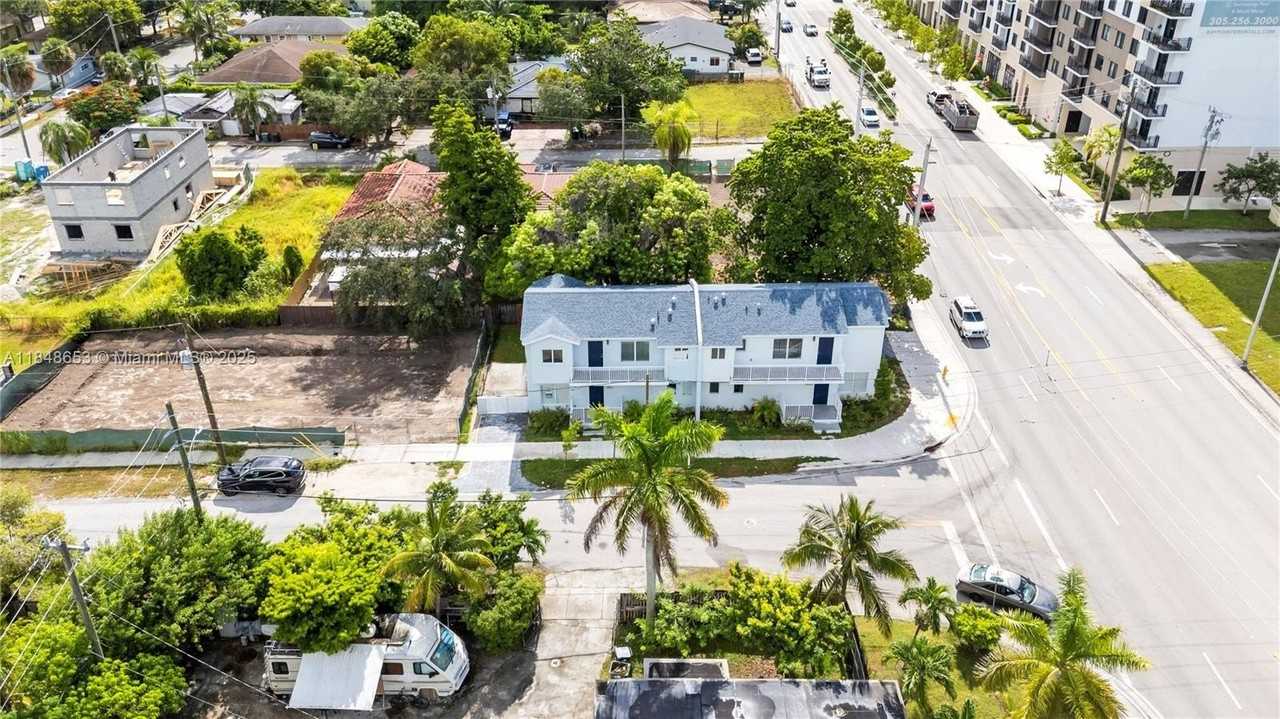 18391 Sw 103rd Ct #18391 - Photo 3 of 35