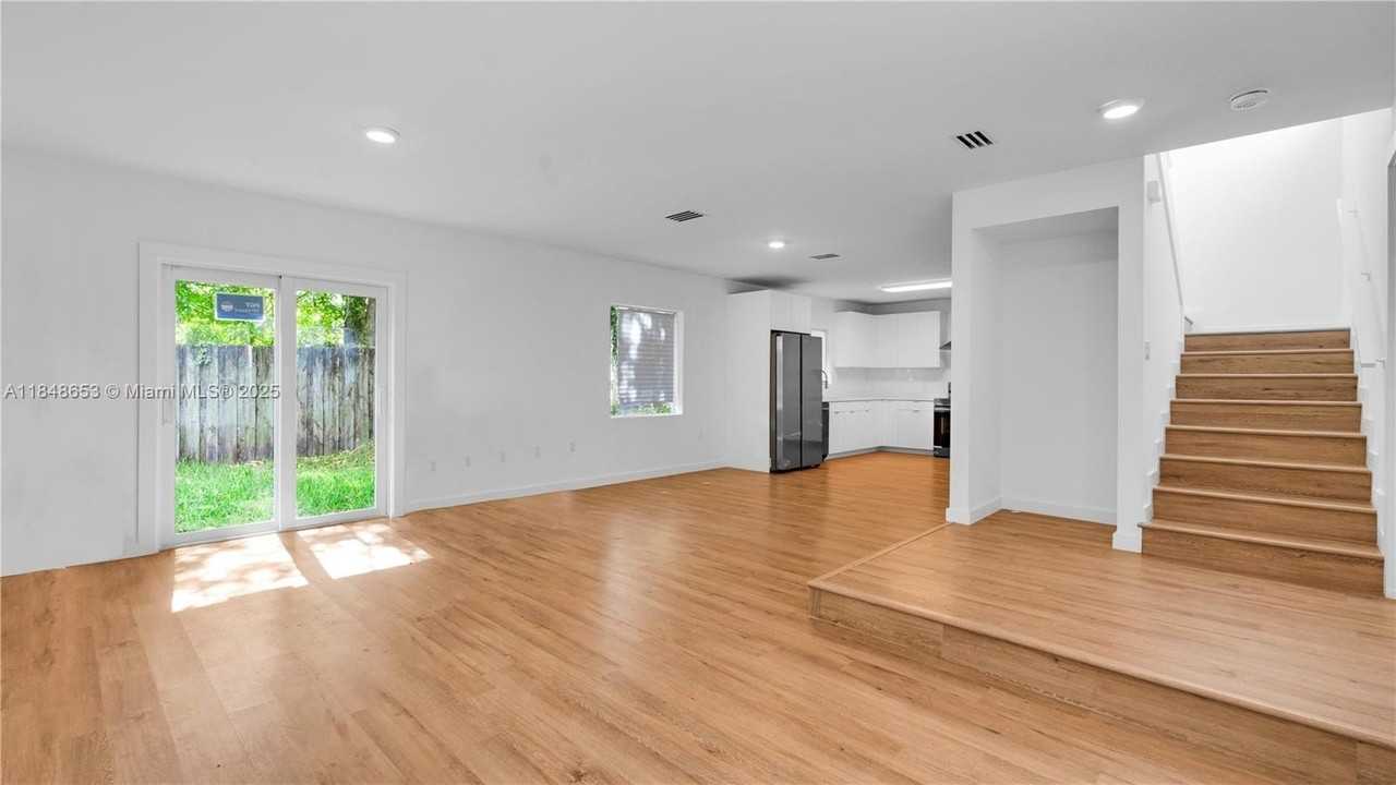 18391 Sw 103rd Ct #18391 - Photo 6 of 35