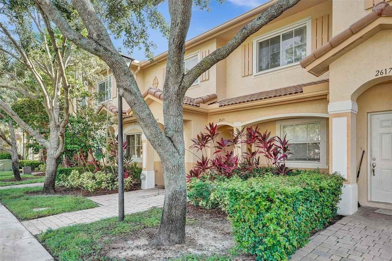 2613 Sw 83rd Ter #104 - Photo 3 of 39