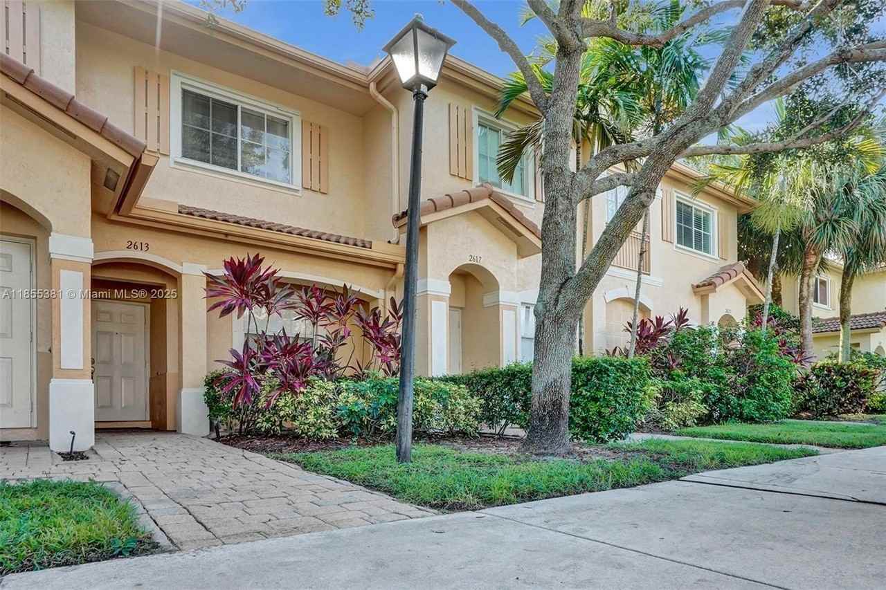 2613 Sw 83rd Ter #104 - Photo 4 of 39