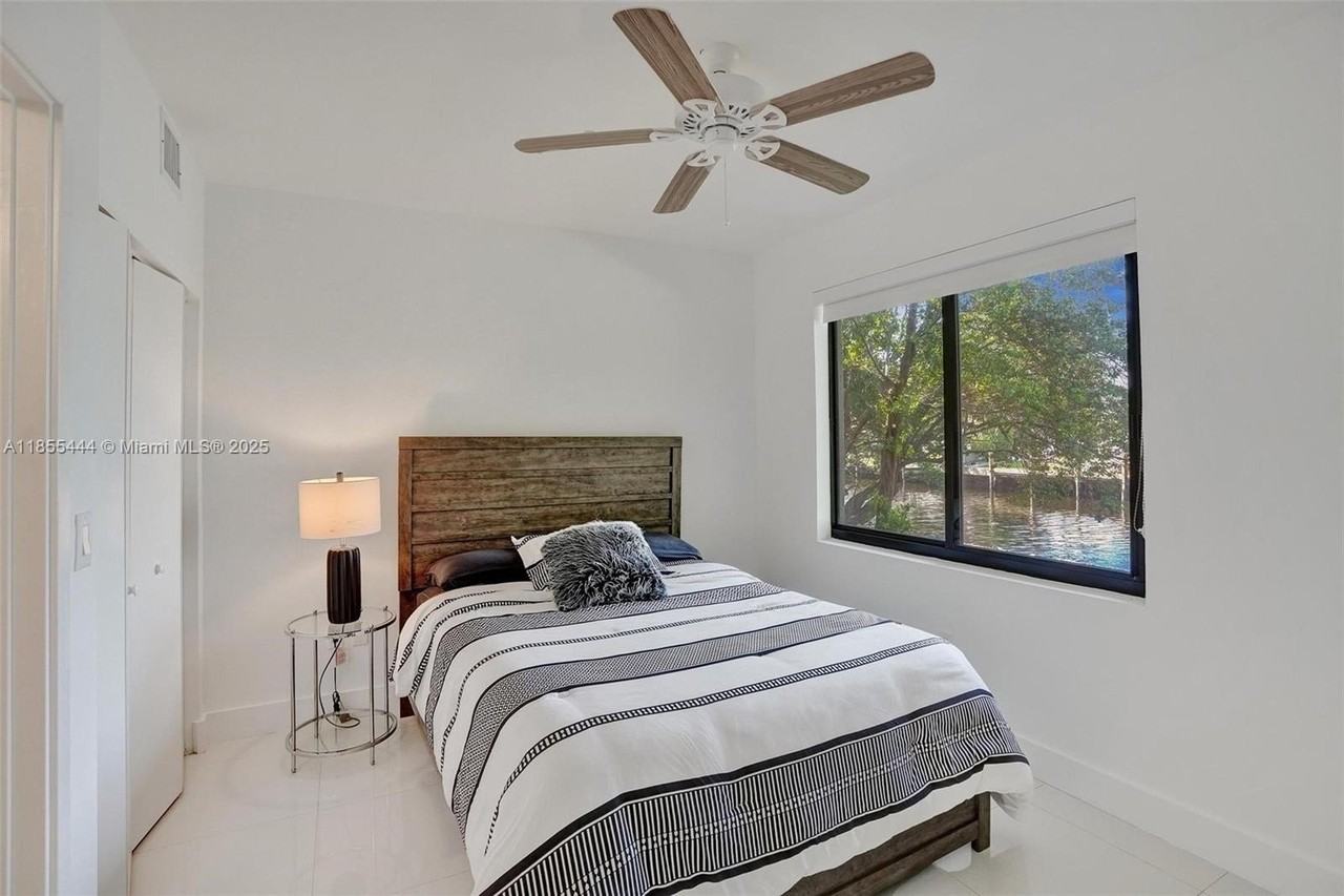 516 Se 1st Cir - Photo 5 of 50