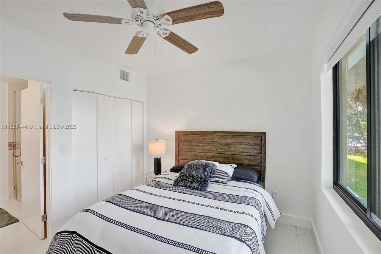 516 Se 1st Cir - Photo 6 of 50