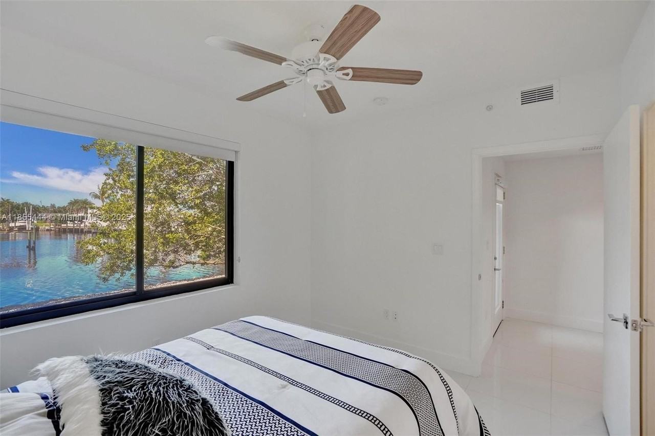 516 Se 1st Cir - Photo 7 of 50