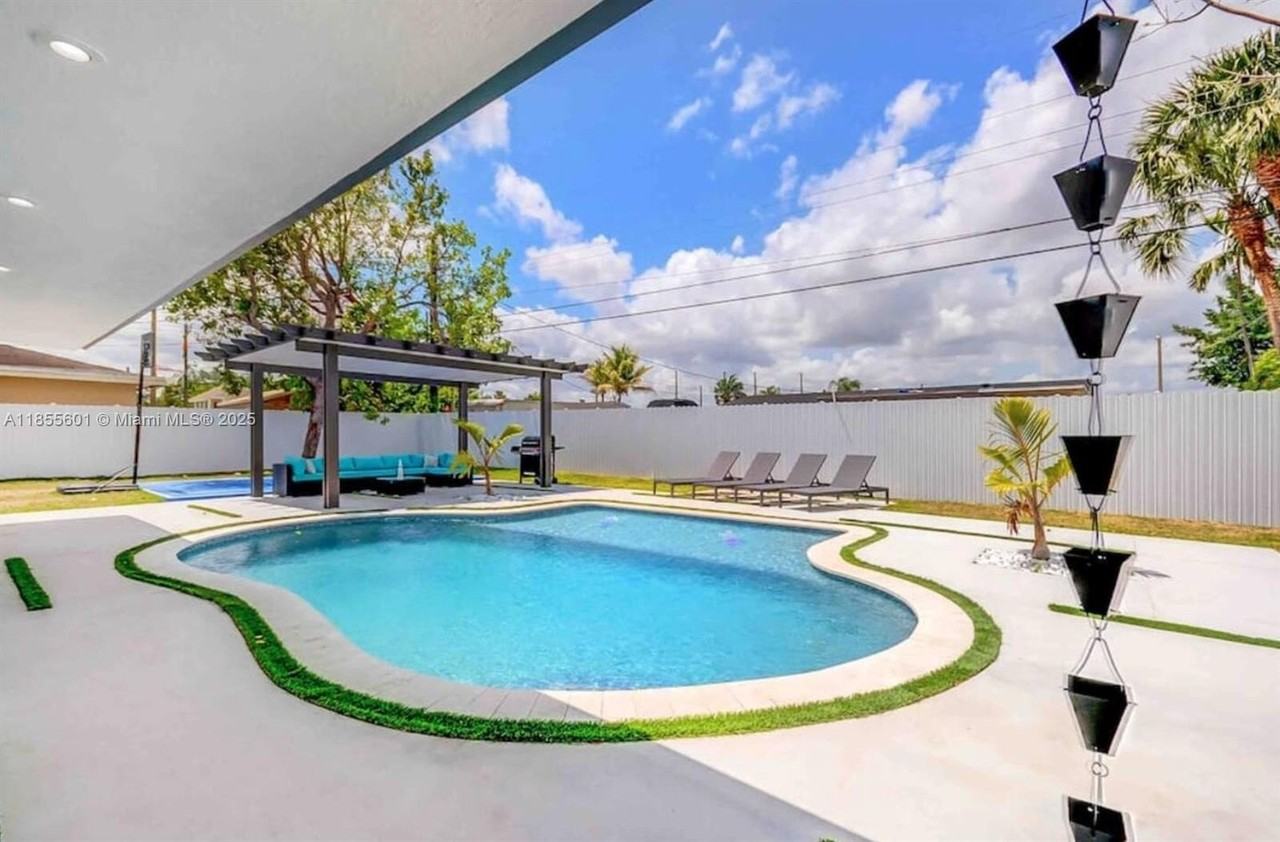 3530 Sw 104th Ave - Photo 6 of 22