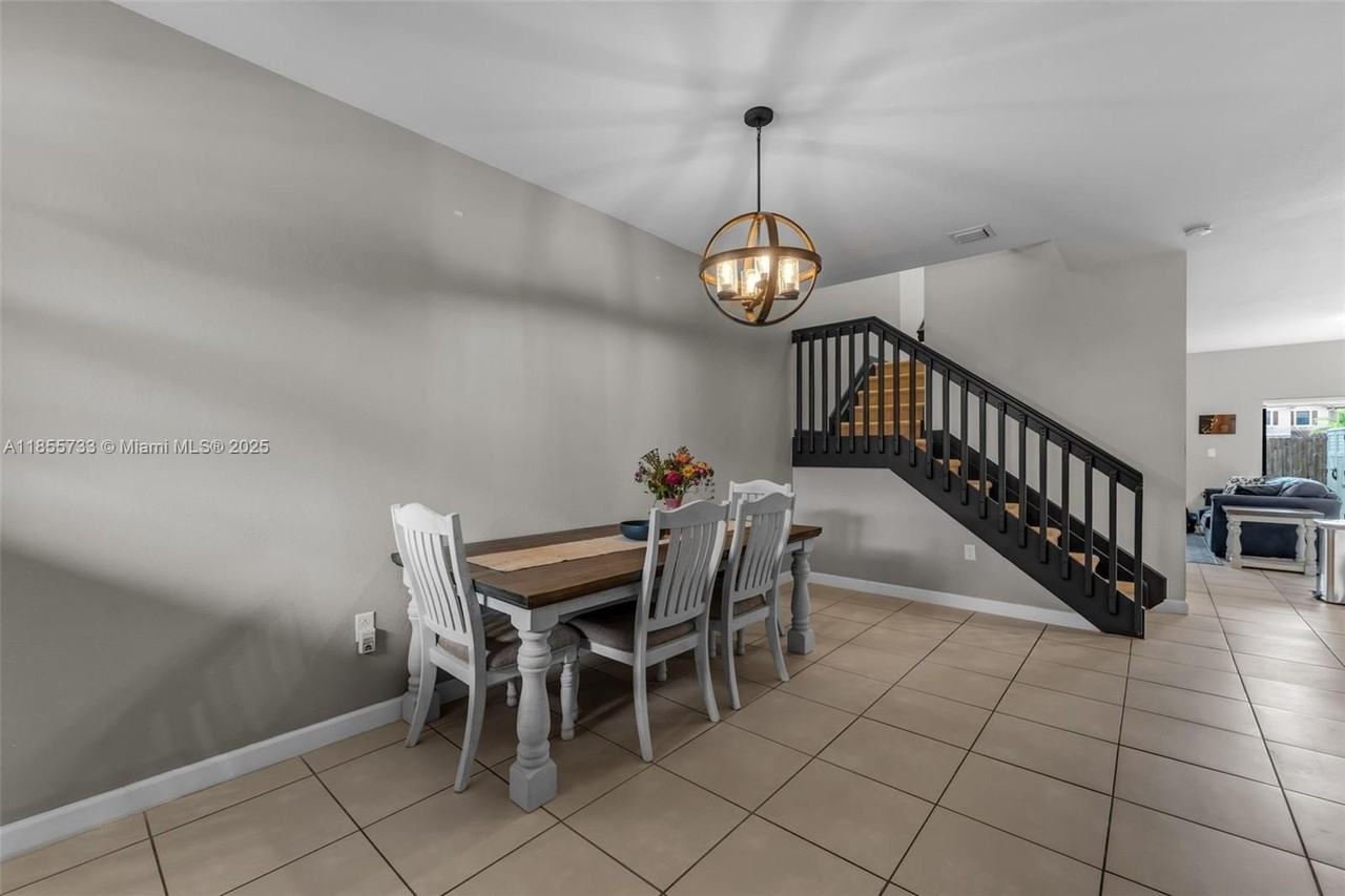 3763 Se 2nd St - Photo 2 of 37