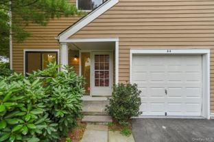 44 Brook Farm Close - Photo 1 of 1