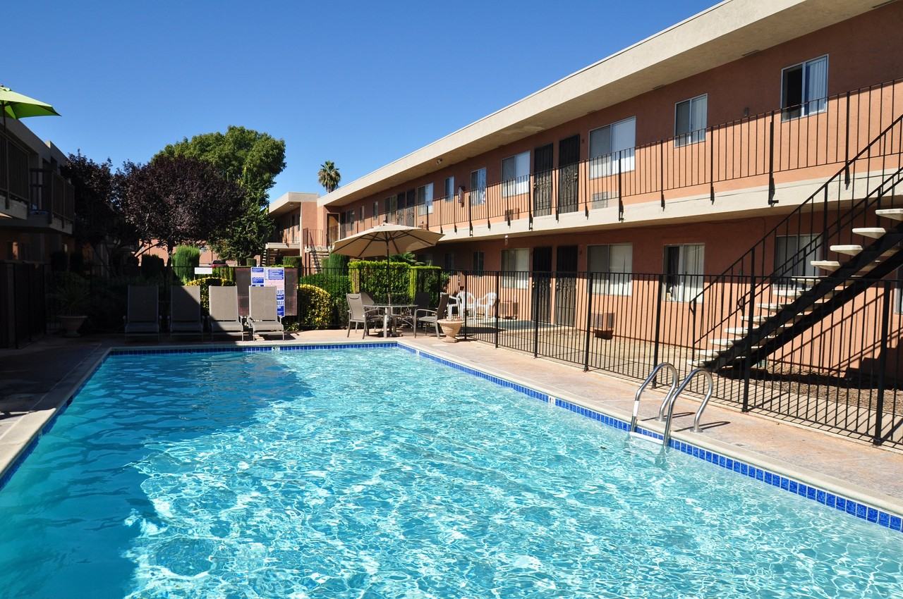 Ashwood Apartments - Photo 2 of 10