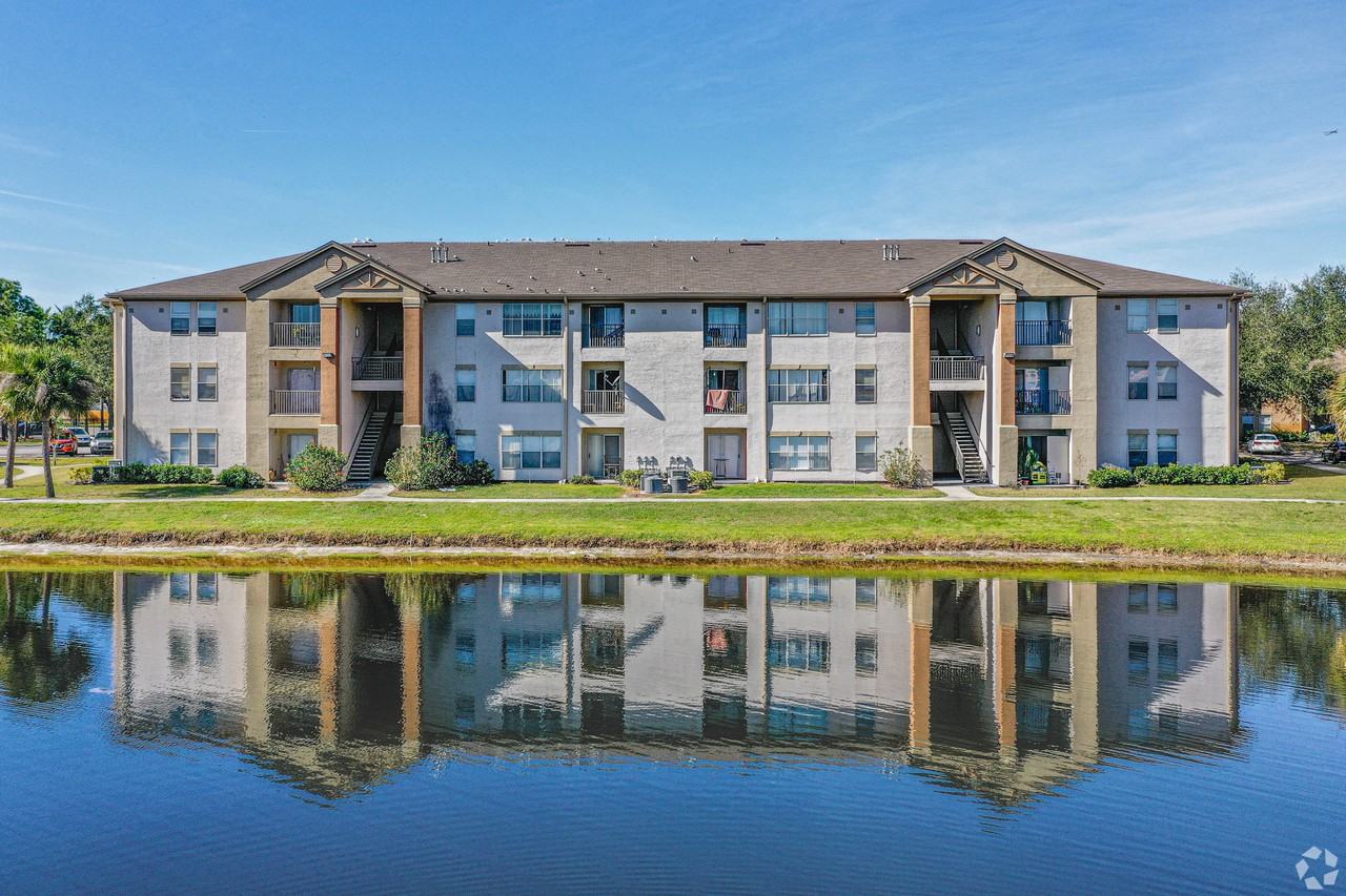 Reflections Apartments - Photo 5 of 27