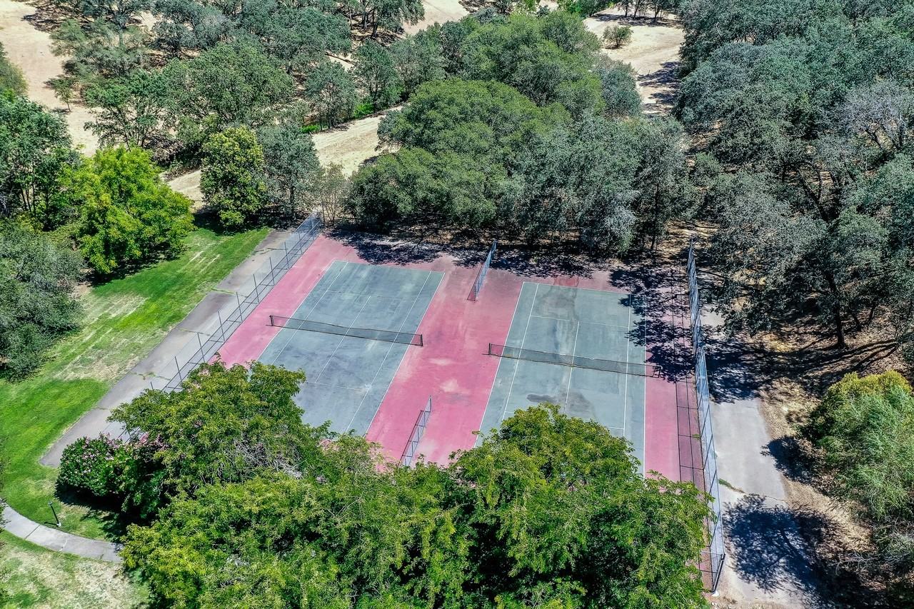 Rollingwood Condominium Rentals - Photo 7 of 42