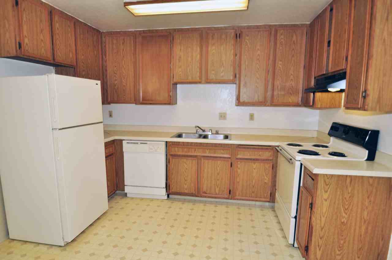 Twin Palms Apartments - Photo 2 of 5