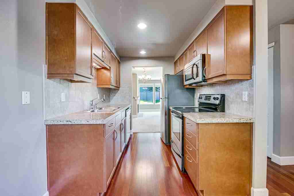 Village at The Pointe Apartments - Photo 5 of 17