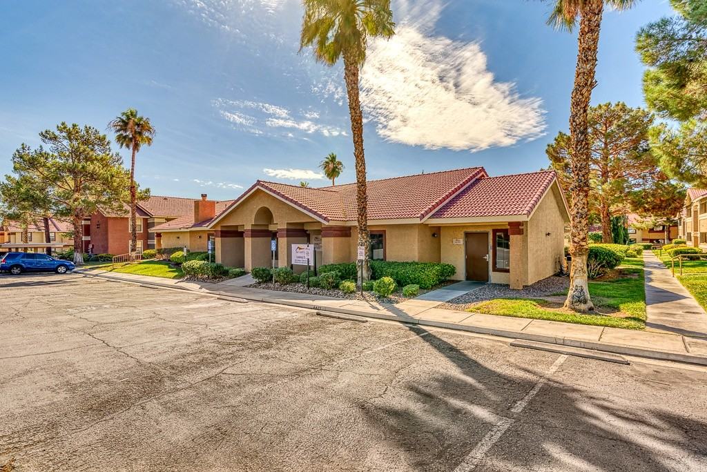 Sky Court Harbors at The Lakes - Photo 4 of 20