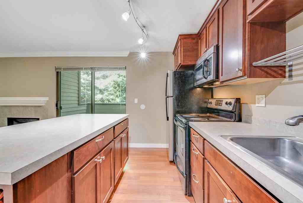 Whispering Brook Apartments - Photo 4 of 21