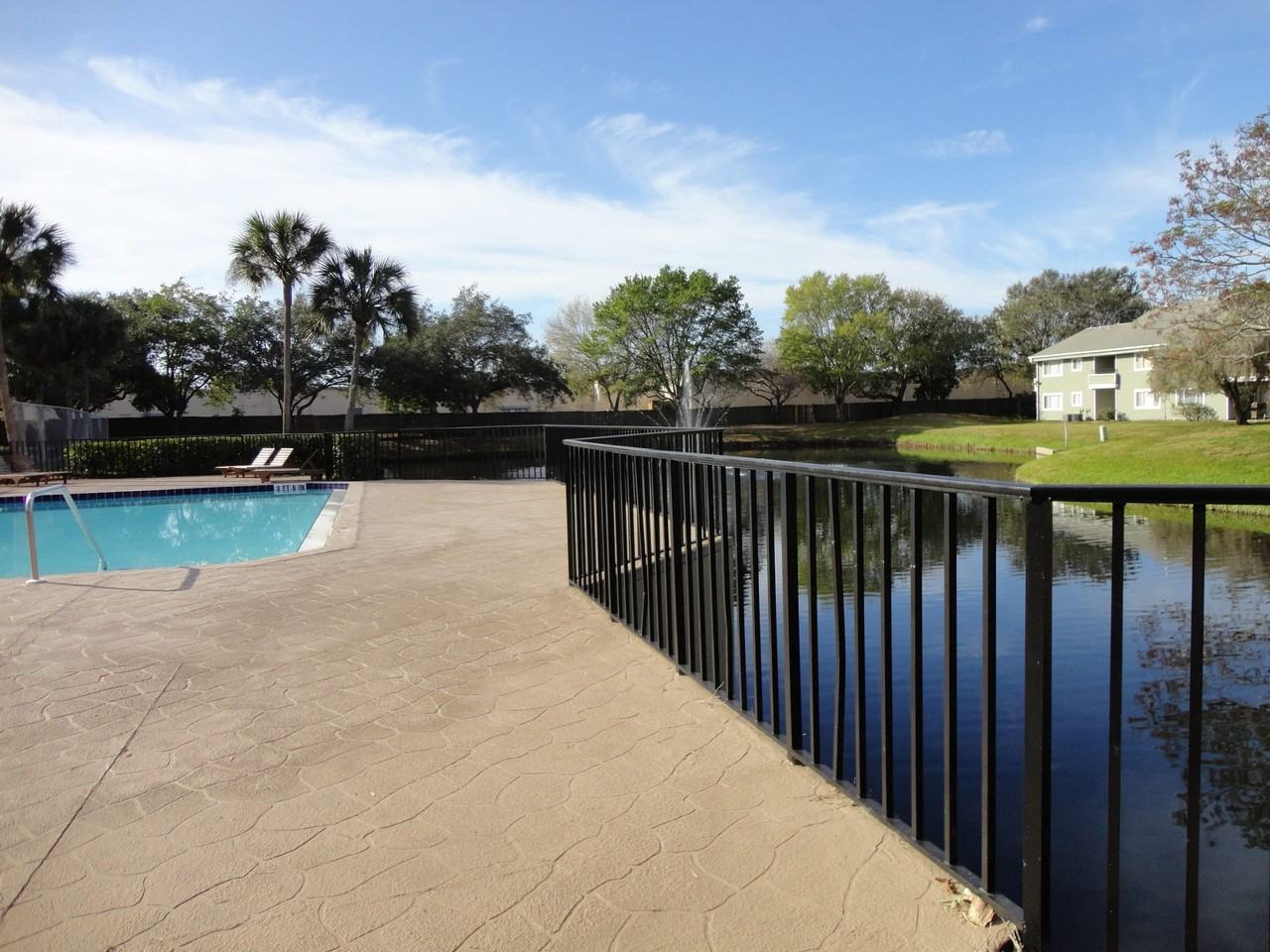 Mira Lagos Apartments - Photo 3 of 4