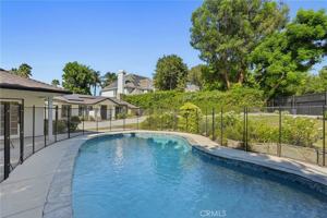 featured image of 18433 Tarzana Dr