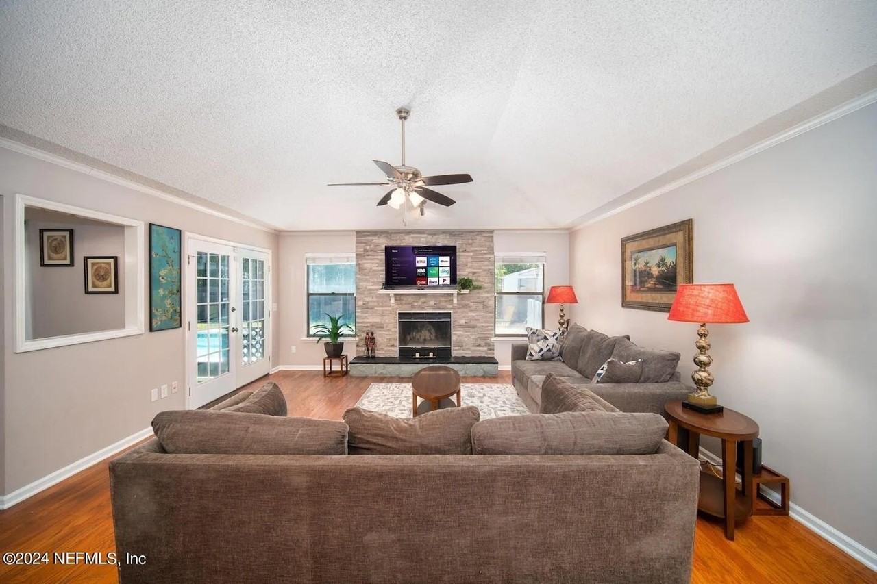 10062 Hawks Hollow Rd - Photo 6 of 39