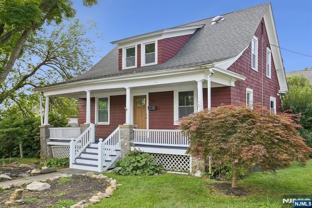 702 Washington St - Photo 1 of 1