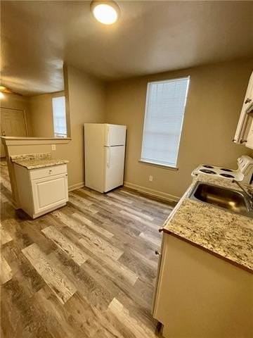 1726 Touro St - Photo 6 of 14