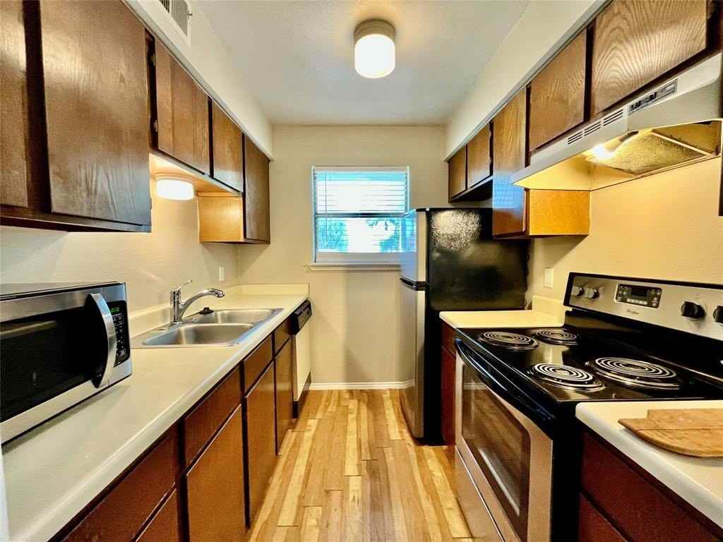 2526 W Prairie St #205 - Photo 4 of 8