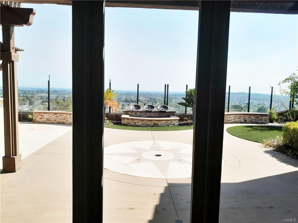 2432 E Kern River Ln - Photo 2 of 8