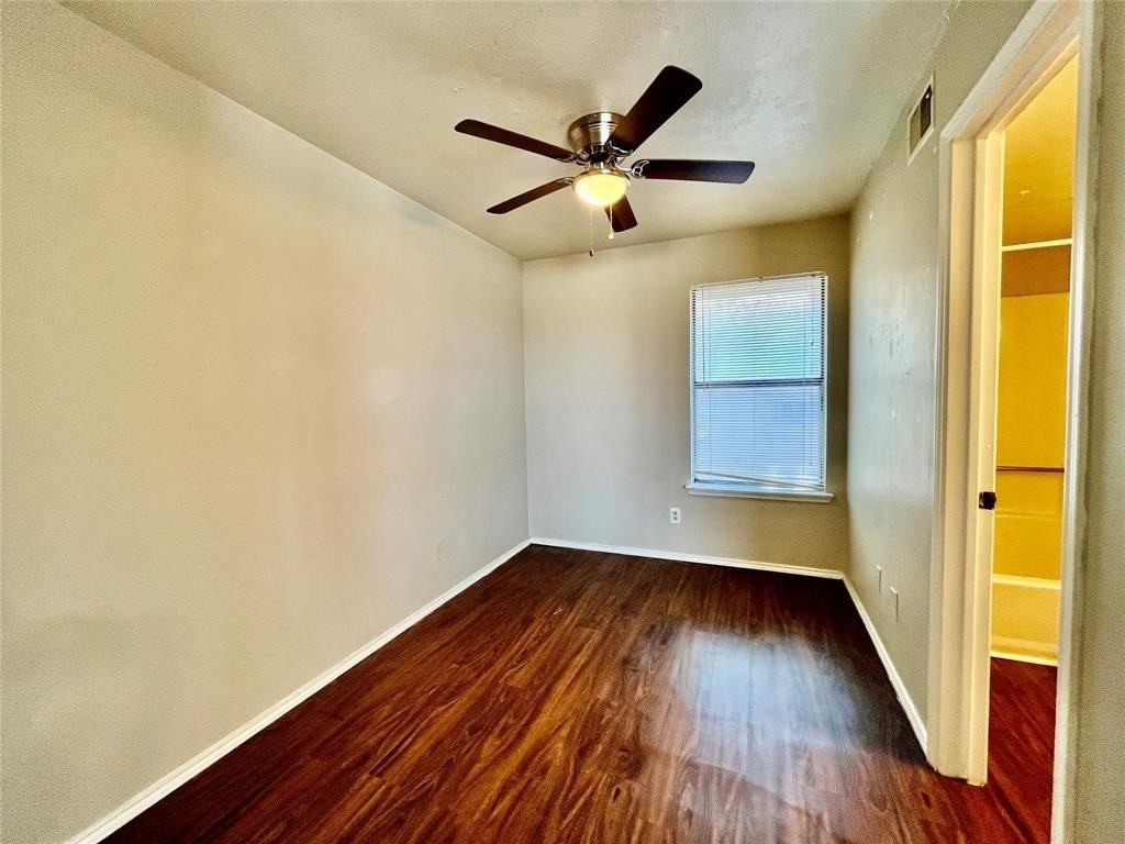 2526 W Prairie St #204 - Photo 5 of 8