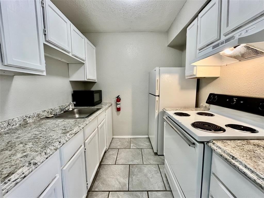 701 W Sycamore St #206 - Photo 5 of 10