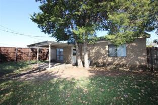 110 W Way Dr - Photo 1 of 1