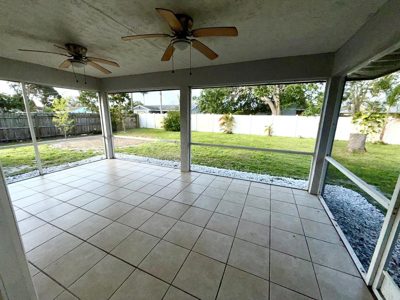 1050 Southeast Euclid Lane - Photo 7 of 15