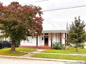 902 N Pine St - Photo 1 of 1