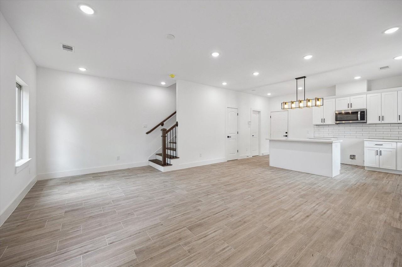 2015 Brackenridge St - Photo 2 of 32