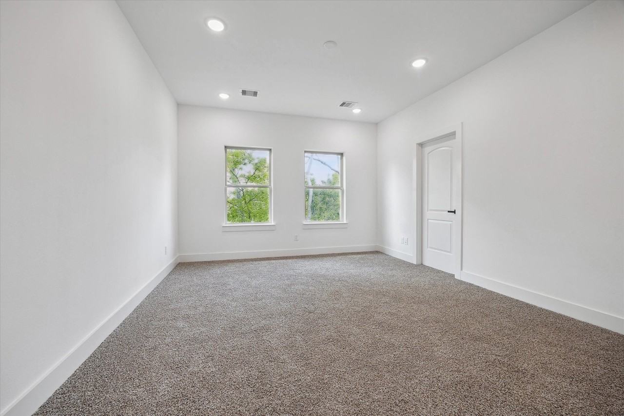 2015 Brackenridge St - Photo 5 of 32