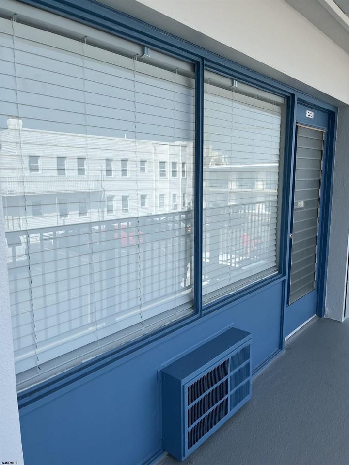 3501 3501 Boardwalk - Photo 2 of 8