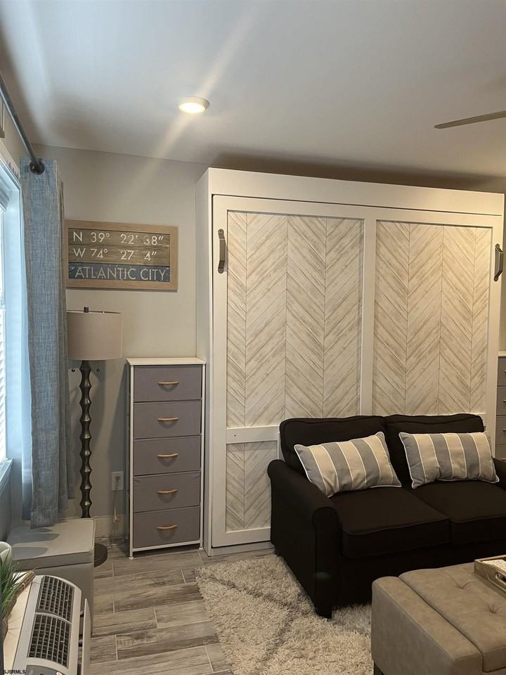 3501 3501 Boardwalk - Photo 4 of 8