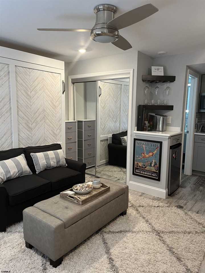 3501 3501 Boardwalk - Photo 6 of 8