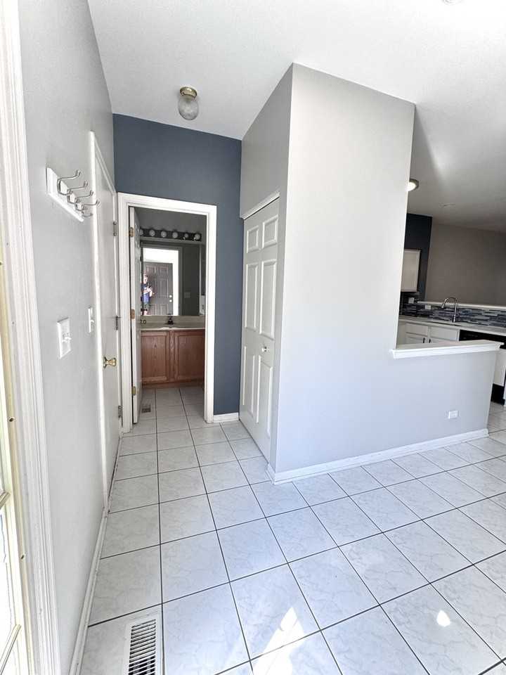 2130 Fulham Dr - Photo 4 of 26