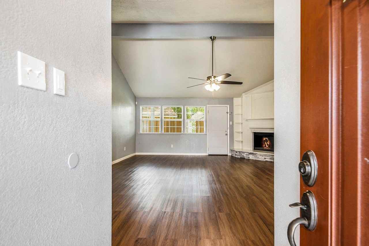 2539 Cobblers Way - Photo 3 of 19