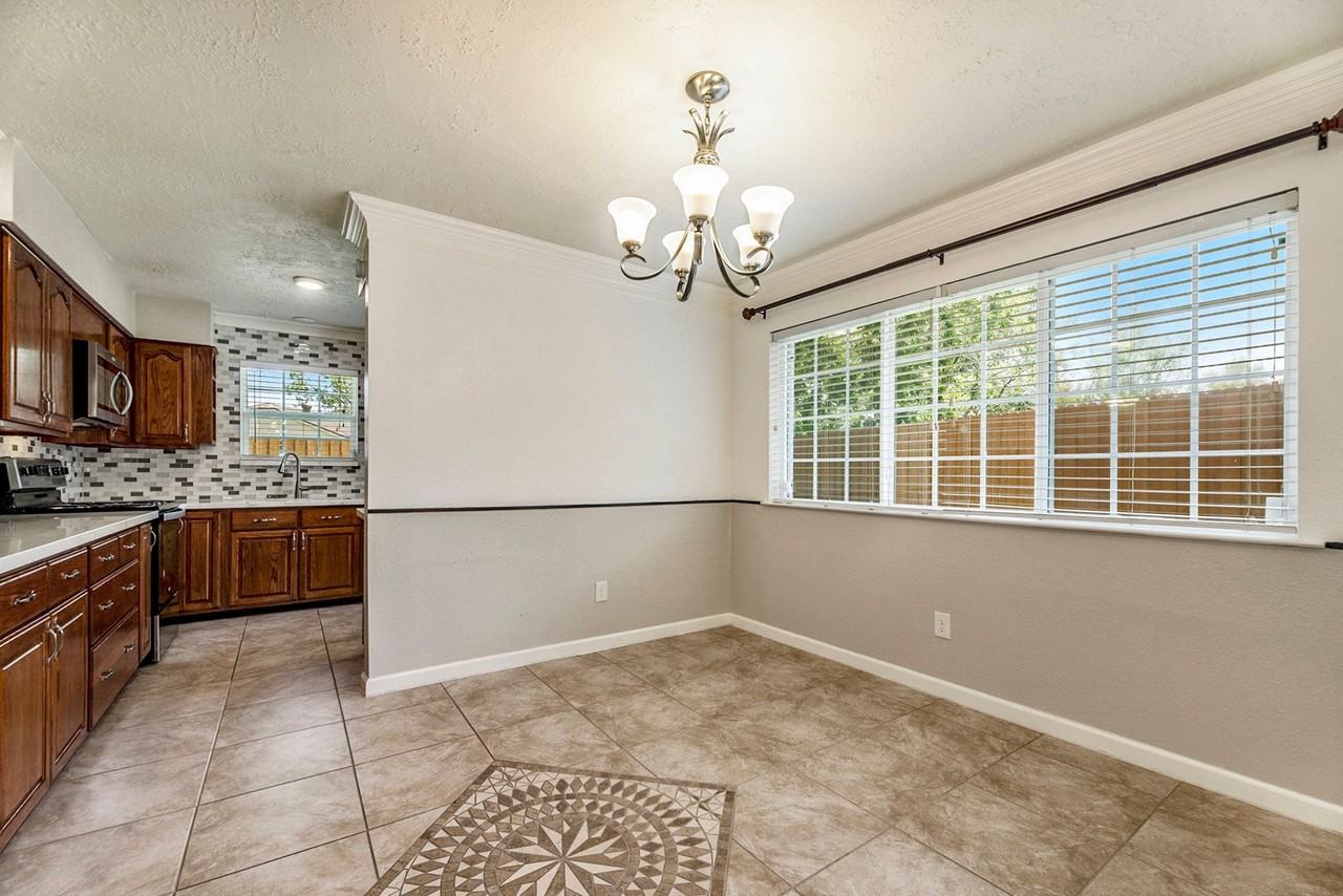 2539 Cobblers Way - Photo 7 of 19