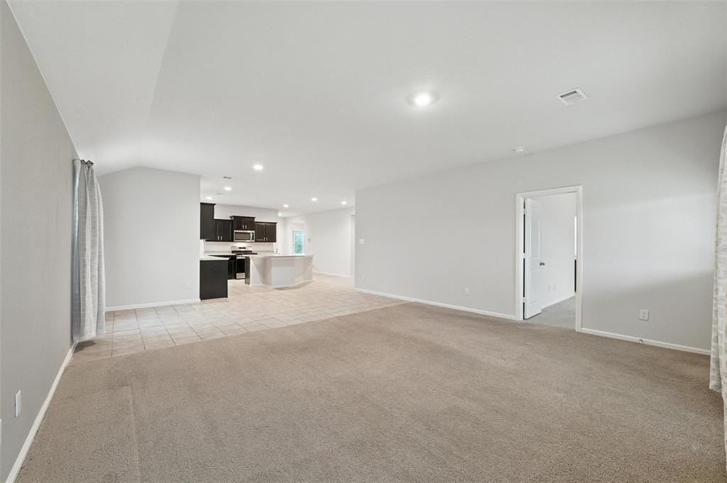 16745 Portage St - Photo 4 of 16