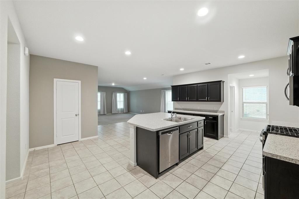 16745 Portage St - Photo 5 of 16