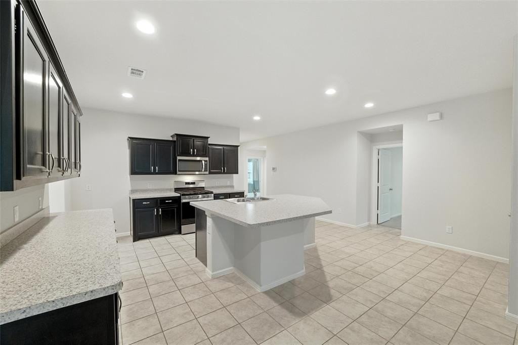 16745 Portage St - Photo 6 of 16