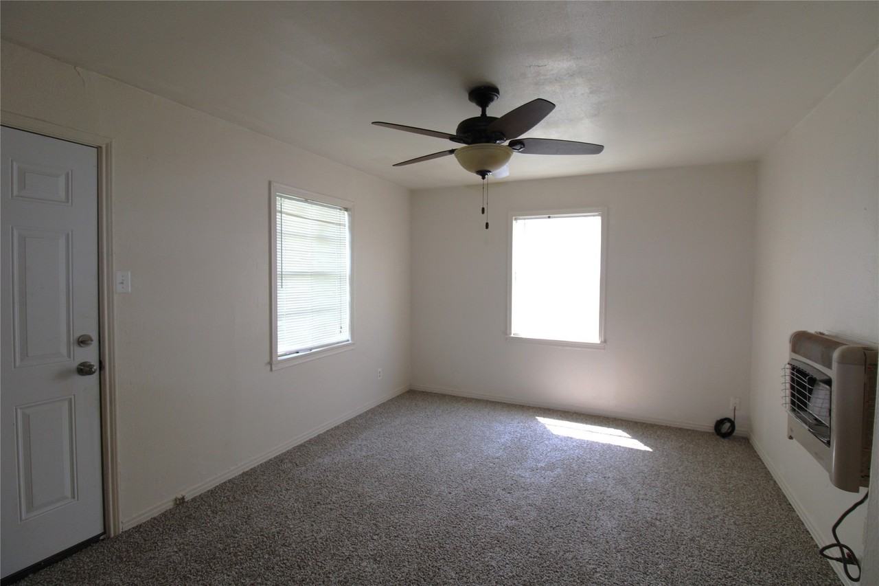 104 Prewitt Ln - Photo 6 of 11