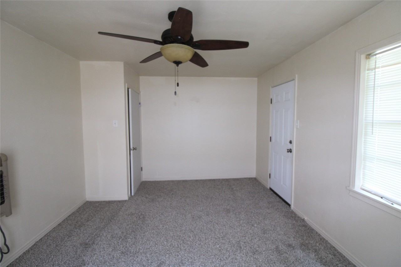 104 Prewitt Ln - Photo 7 of 11