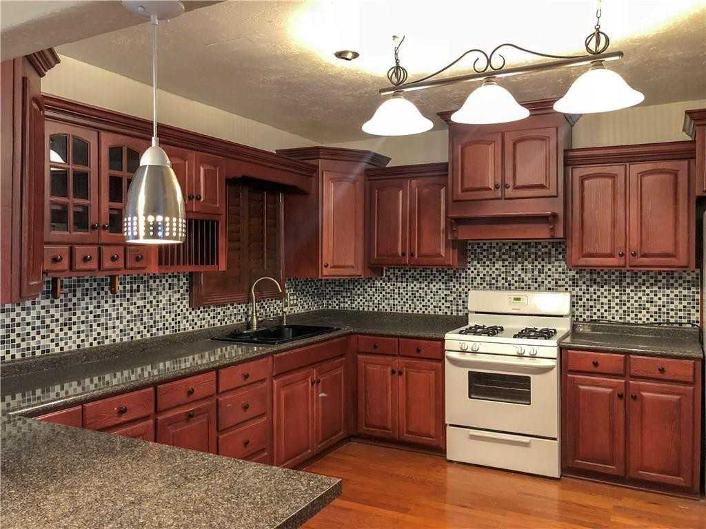 2106 Arizona Ave - Photo 6 of 22