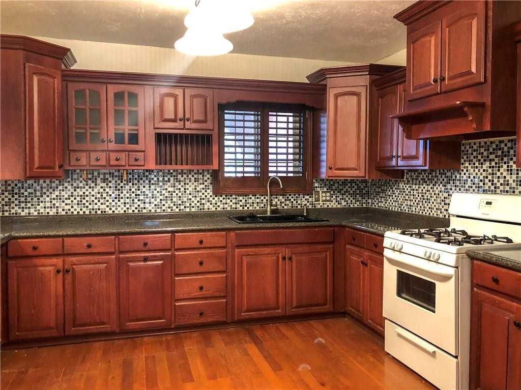 2106 Arizona Ave - Photo 7 of 22