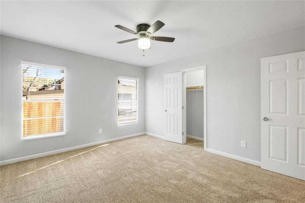 1227 Wilbur St - Photo 4 of 5