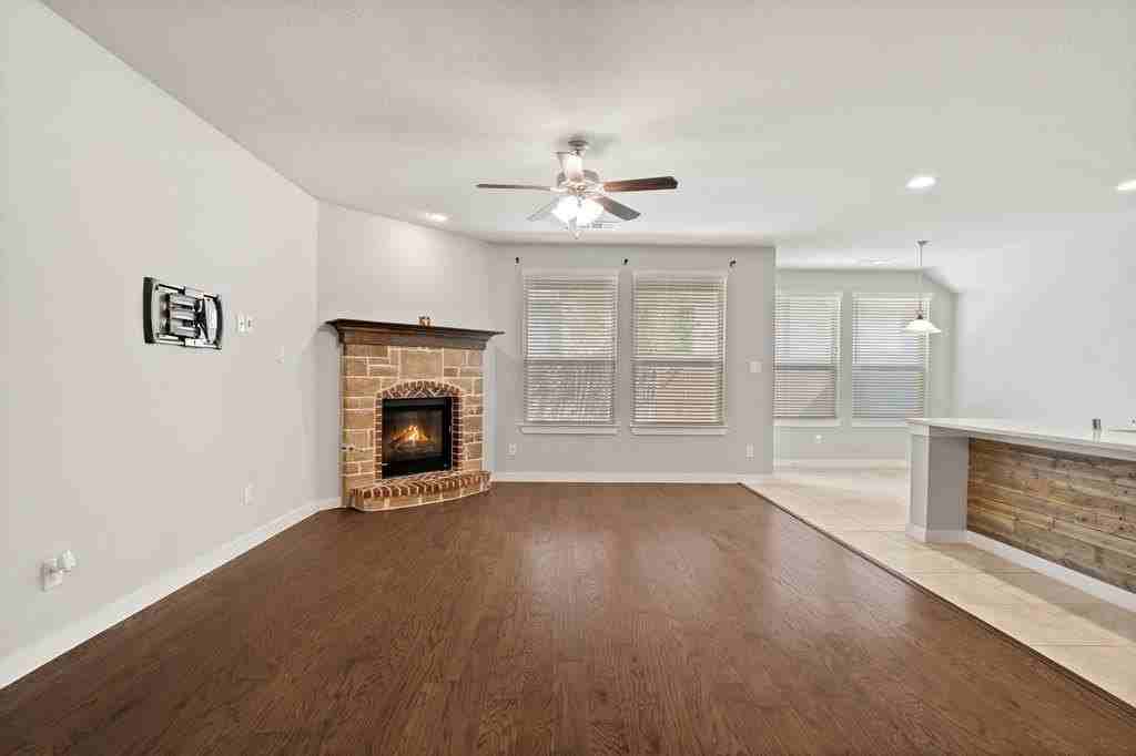 1401 Macaw Ct - Photo 2 of 25