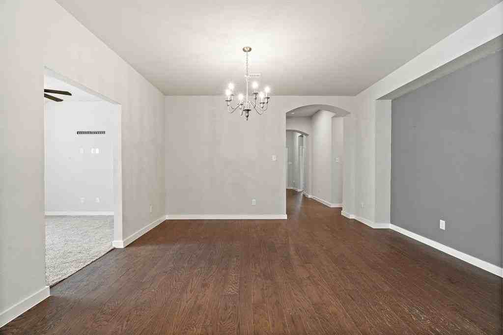 1401 Macaw Ct - Photo 6 of 25