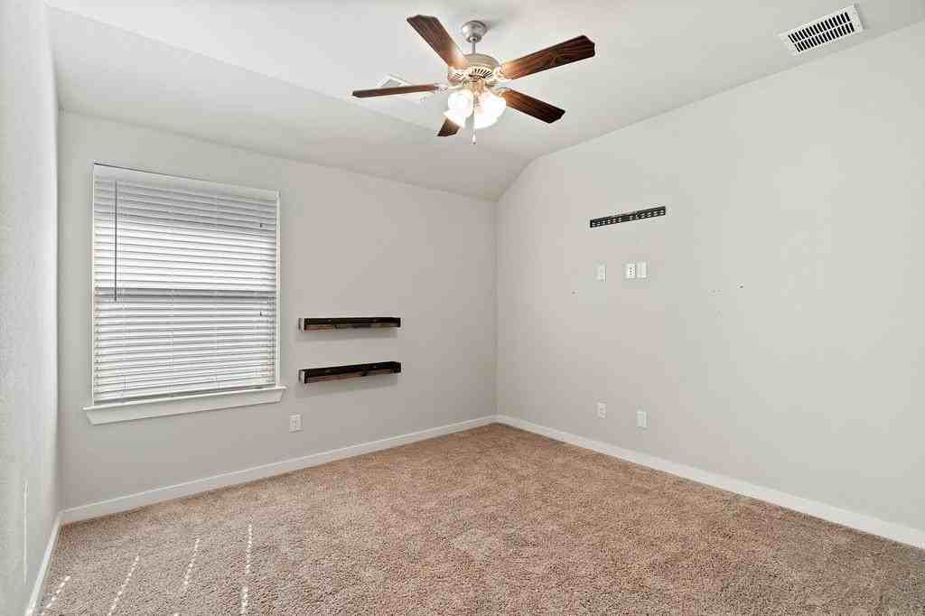 1401 Macaw Ct - Photo 7 of 25